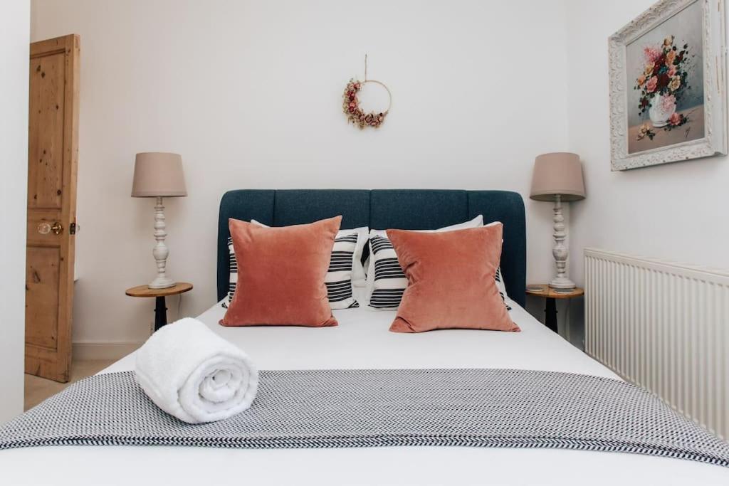 Dolls House - Luxury Townhouse *Sleeps 10* Βίλα Χένλεϊ ον Τέιμς Εξωτερικό φωτογραφία