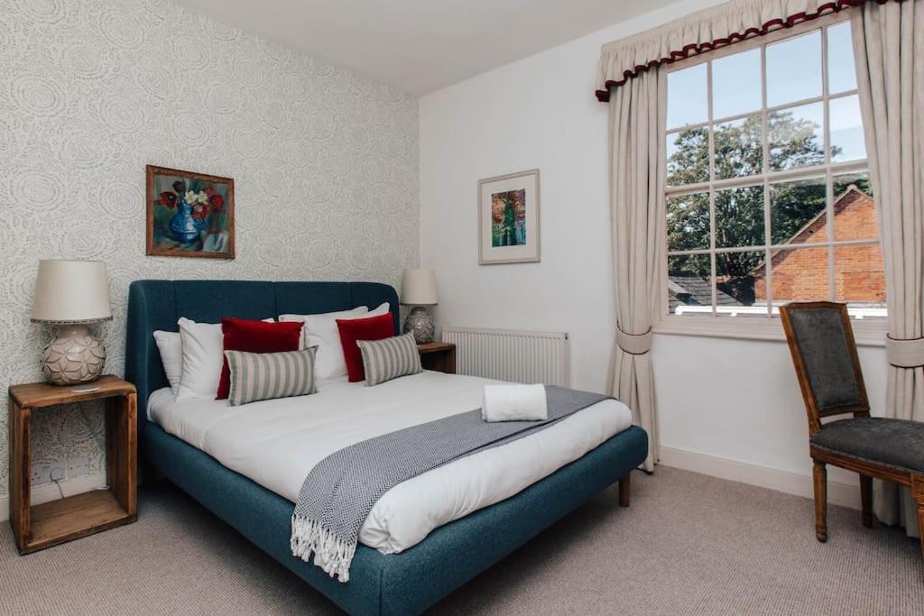 Dolls House - Luxury Townhouse *Sleeps 10* Βίλα Χένλεϊ ον Τέιμς Εξωτερικό φωτογραφία