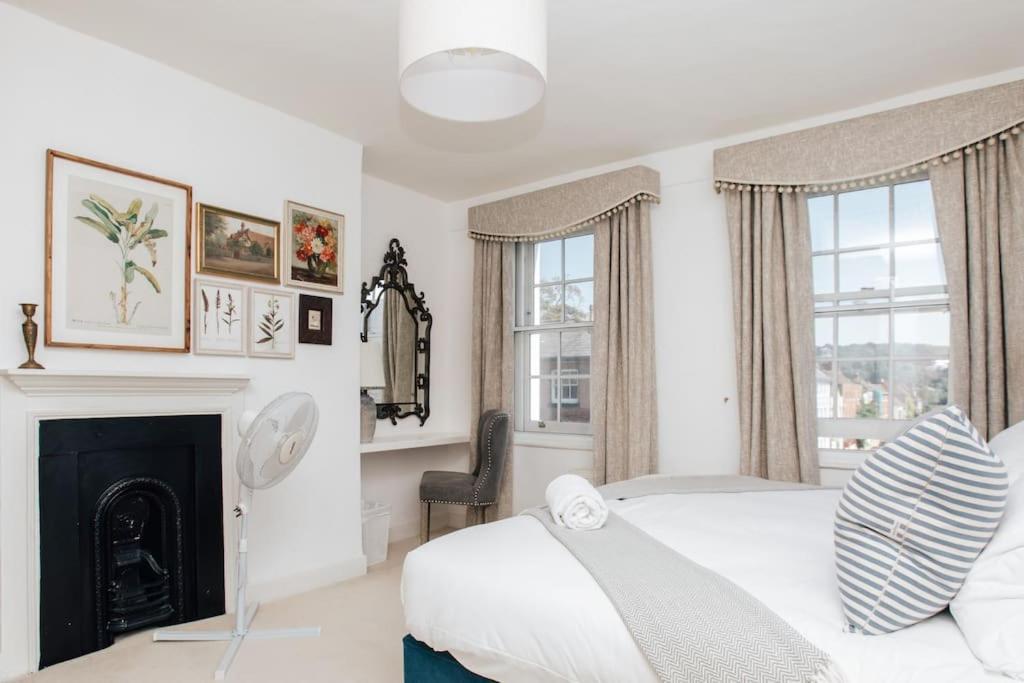 Dolls House - Luxury Townhouse *Sleeps 10* Βίλα Χένλεϊ ον Τέιμς Εξωτερικό φωτογραφία