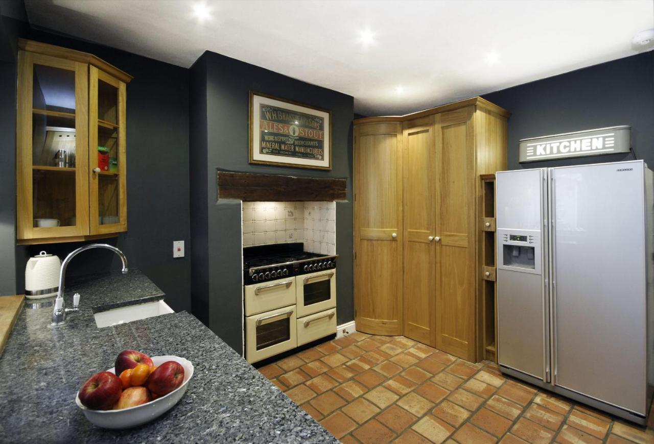 Dolls House - Luxury Townhouse *Sleeps 10* Βίλα Χένλεϊ ον Τέιμς Εξωτερικό φωτογραφία