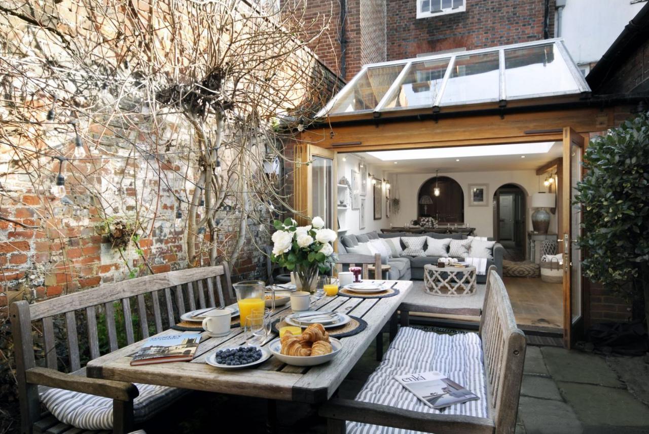 Dolls House - Luxury Townhouse *Sleeps 10* Βίλα Χένλεϊ ον Τέιμς Εξωτερικό φωτογραφία