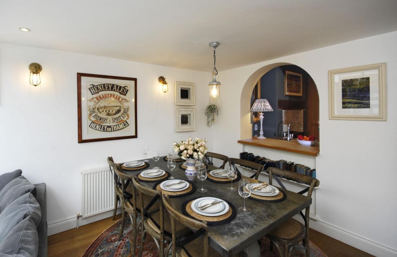 Dolls House - Luxury Townhouse *Sleeps 10* Βίλα Χένλεϊ ον Τέιμς Εξωτερικό φωτογραφία
