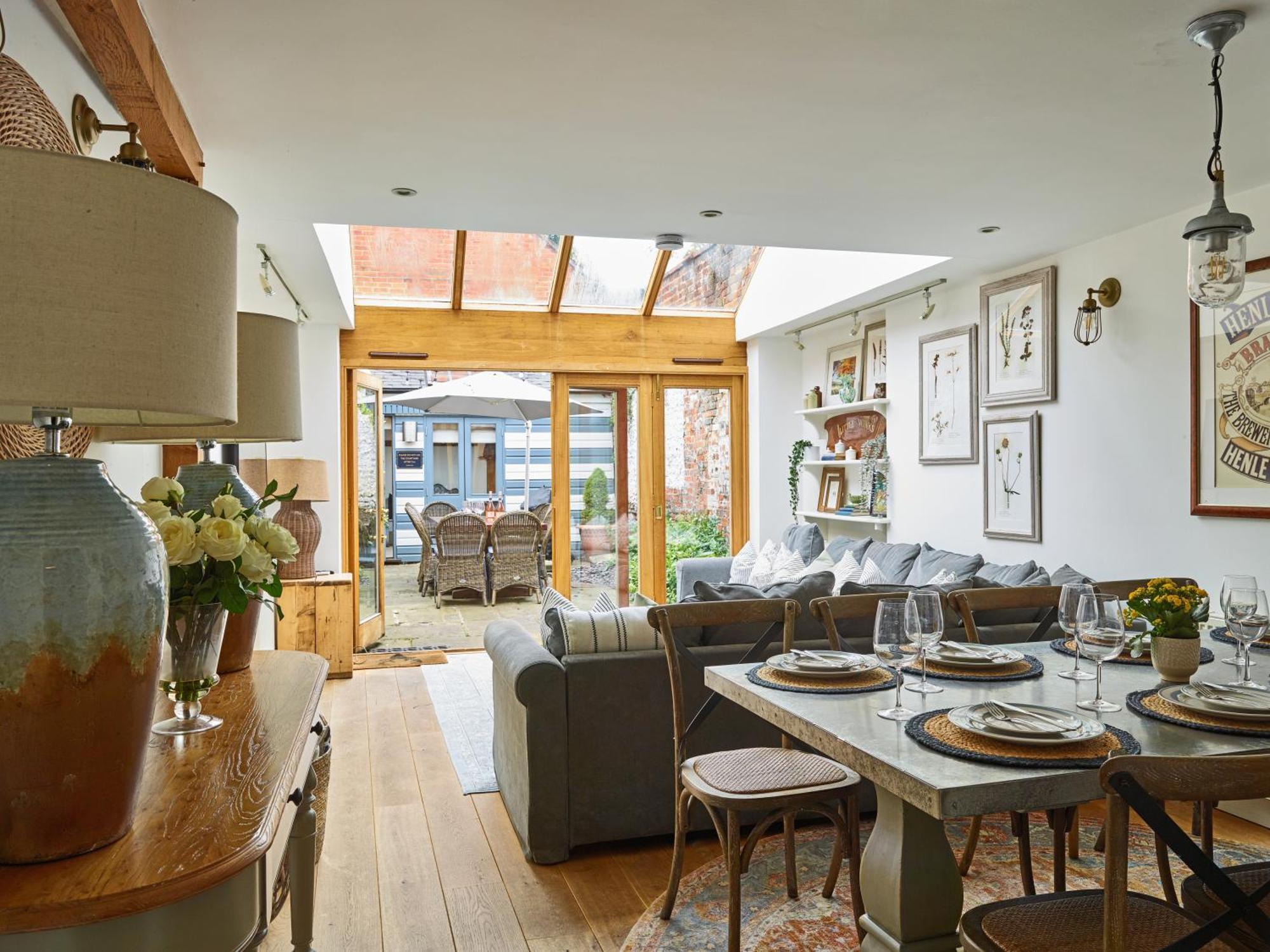 Dolls House - Luxury Townhouse *Sleeps 10* Βίλα Χένλεϊ ον Τέιμς Εξωτερικό φωτογραφία